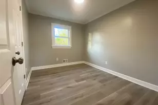 17 Berkeley Ave, Selden, NY 11784 - Photo 11