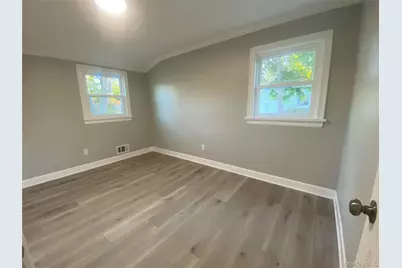 17 Berkeley Avenue, Selden, NY 11784 - Photo 9
