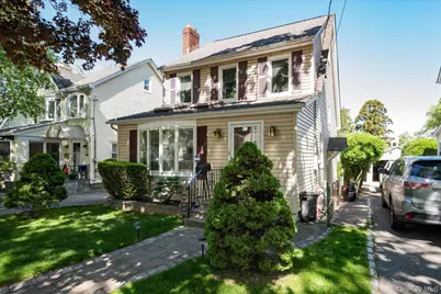 257-09 Pembroke Avenue, Great Neck, NY 11020 - Photo 1