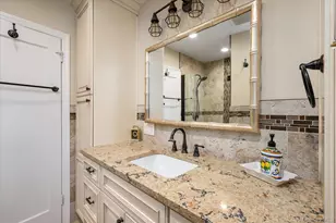 25709 Pembroke Ave, Great Neck, NY 11020 - Photo 21