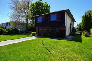 9 John St, Bethpage, NY 11714 - Photo 3