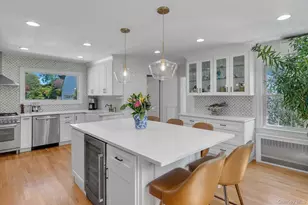 1 E Rogues Path, Huntington Station, NY 11746 - Photo 9