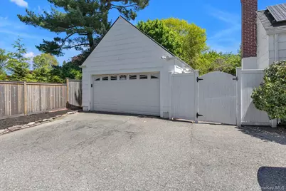 1 E Rogues Path, Huntington Station, NY 11746 - Photo 25