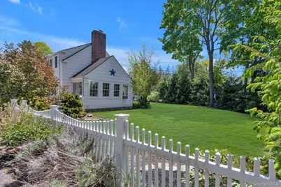 1 E Rogues Path, Huntington Station, NY 11746 - Photo 3