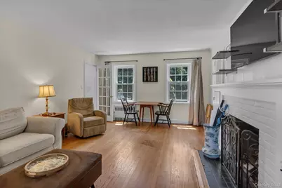 1 E Rogues Path, Huntington Station, NY 11746 - Photo 5