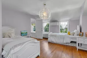 1 E Rogues Path, Huntington Station, NY 11746 - Photo 19