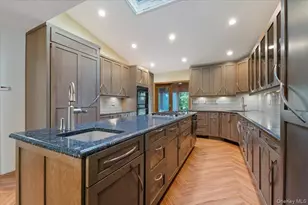 151 Seaman Neck Rd, Dix Hills, NY 11746 - Photo 5