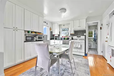 62 Leaman Place, Lynbrook, NY 11563 - Photo 15