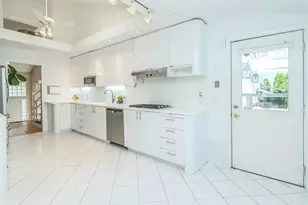 56 Soundview Dr, Port Washington, NY 11050 - Photo 13