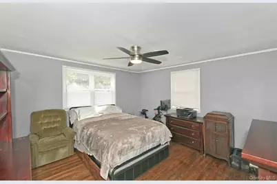 1254 Parkwood Drive, Merrick, NY 11566 - Photo 17