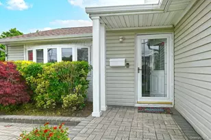 1254 Parkwood Dr, Merrick, NY 11566 - Photo 5