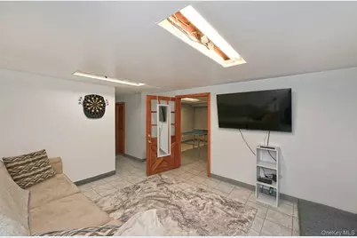 1254 Parkwood Drive, Merrick, NY 11566 - Photo 25