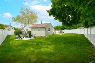 1254 Parkwood Dr, Merrick, NY 11566 - Photo 33