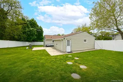 1254 Parkwood Drive, Merrick, NY 11566 - Photo 31