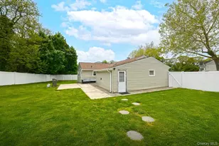 1254 Parkwood Dr, Merrick, NY 11566 - Photo 31