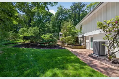 18 W Mall Drive, Huntington, NY 11743 - Photo 35