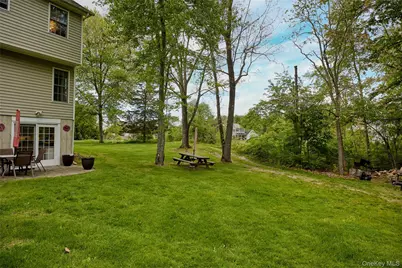 37 Angelo Boulevard, Poughkeepsie, NY 12603 - Photo 7