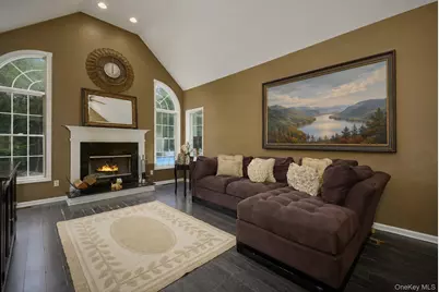 37 Angelo Boulevard, Poughkeepsie, NY 12603 - Photo 23