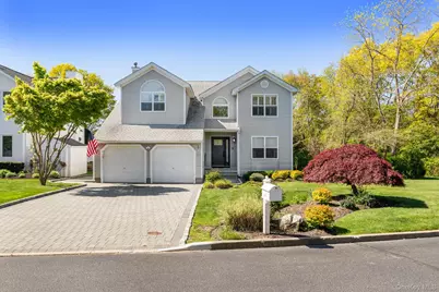 1 Fairwind Court, Oakdale, NY 11769 - Photo 1