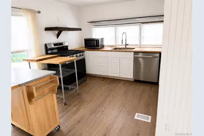 1964 River Road #106, Calverton, NY 11933 - Photo 5