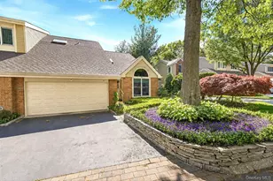 31 Willow Ridge Dr, Smithtown, NY 11787 - Photo 3