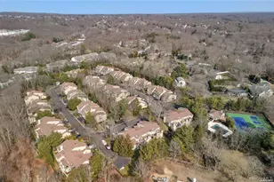 31 Willow Ridge Dr, Smithtown, NY 11787 - Photo 35