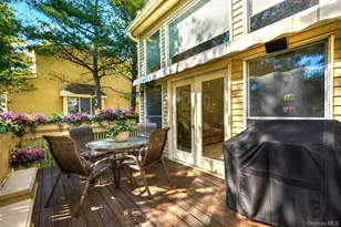 31 Willow Ridge Dr, Smithtown, NY 11787 - Photo 33