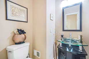 31 Willow Ridge Dr, Smithtown, NY 11787 - Photo 15