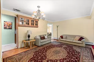 57 Meeting Ln, Hicksville, NY 11801 - Photo 9
