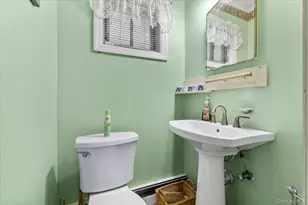 57 Meeting Ln, Hicksville, NY 11801 - Photo 27