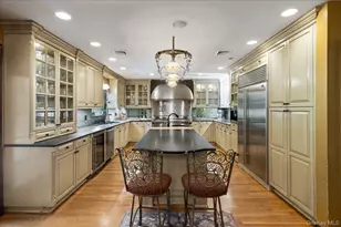 79 Aldershot Ln, Manhasset, NY 11030 - Photo 9