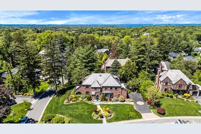 79 Aldershot Lane, Manhasset, NY 11030 - Photo 3