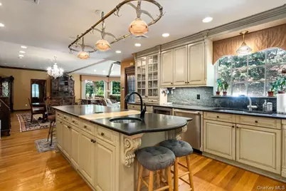 79 Aldershot Lane, Manhasset, NY 11030 - Photo 11