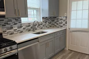 88-13 210th St, Queens Village, NY 11427 - Photo 7
