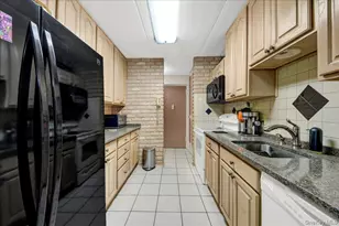 130 Colonial Pkwy, Yonkers, NY 10710 - Photo 9