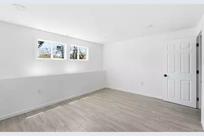 125 Missouri Avenue, Bay Shore, NY 11706 - Photo 13
