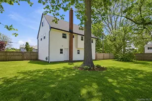 125 Missouri Ave, Bay Shore, NY 11706 - Photo 15