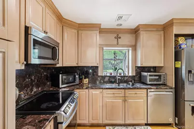 540 Hilltop Road, Yorktown Heights, NY 10598 - Photo 13