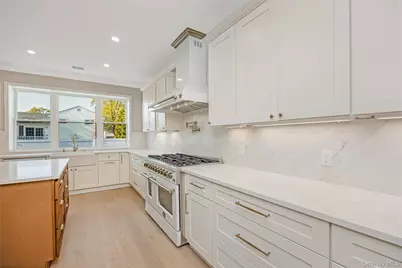 224 Oconnell Street, Massapequa Park, NY 11762 - Photo 15