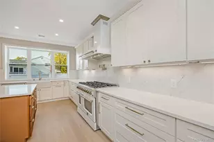 224 Oconnell St, Massapequa Park, NY 11762 - Photo 15