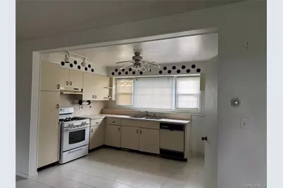 75 Picariello Drive, Haverstraw, NY 10927 - Photo 21