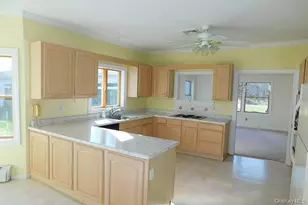 1036 Benjamin Vankeuren Dr, Pine Bush, NY 12566 - Photo 3