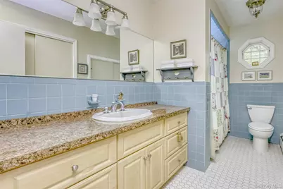 32 Charlotte Drive, Spring Valley, NY 10977 - Photo 15