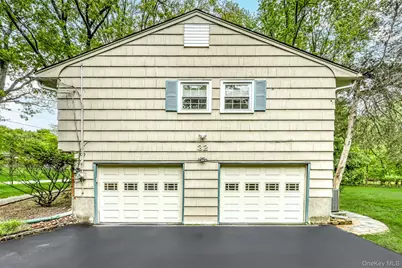 32 Charlotte Drive, Spring Valley, NY 10977 - Photo 3
