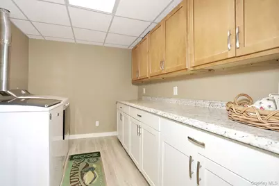 245 W Central Avenue, Pearl River, NY 10965 - Photo 35