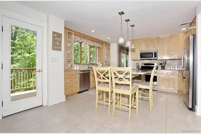 245 W Central Avenue, Pearl River, NY 10965 - Photo 15