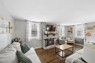 2197 Pine St, Wantagh, NY 11793 - Photo 9