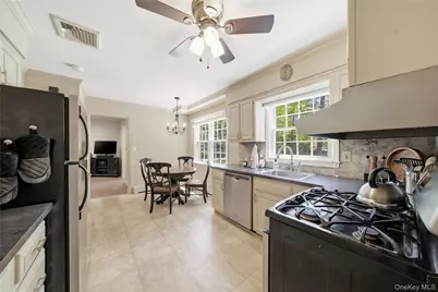 189 Cambon Avenue, Saint James, NY 11780 - Photo 15