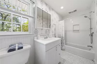 189 Cambon Avenue, Saint James, NY 11780 - Photo 31