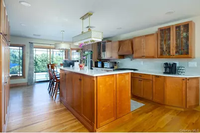 100 Byron Road, Merrick, NY 11566 - Photo 9